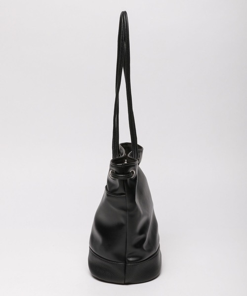 LAKOLE（ラコレ）の「2WAY巾着ショルダーバッグ / 177591（ショルダーバッグ・メンズ・ブラック/チャコールグレー/オフホワイト・FREE）」の16枚目の写真