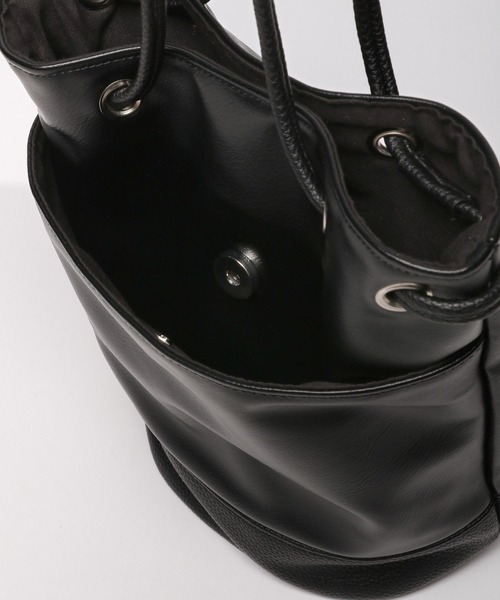 LAKOLE（ラコレ）の「2WAY巾着ショルダーバッグ / 177591（ショルダーバッグ・メンズ・ブラック/チャコールグレー/オフホワイト・FREE）」の12枚目の写真