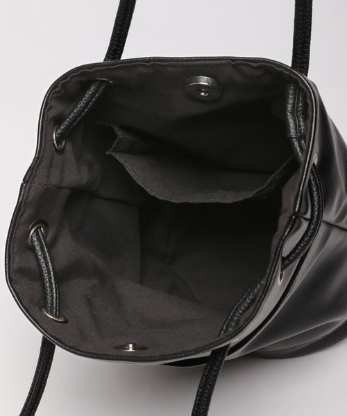 LAKOLE（ラコレ）の「2WAY巾着ショルダーバッグ / 177591（ショルダーバッグ・メンズ・ブラック/チャコールグレー/オフホワイト・FREE）」の10枚目の写真