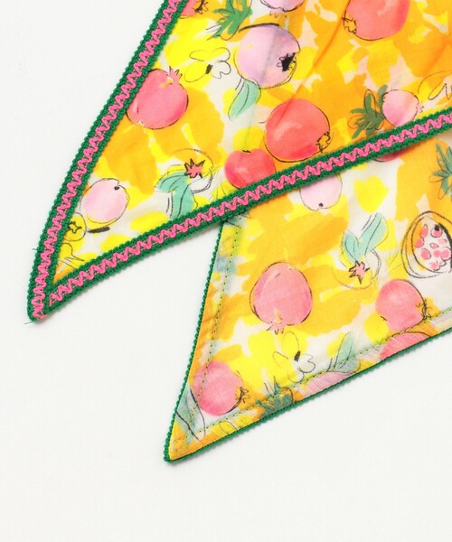 Ray BEAMS（レイビームス）の「POM Amsterdam / Pomegranate Scarf（マフラー・レディース・イエロー・ONE SIZE）」の2枚目の写真