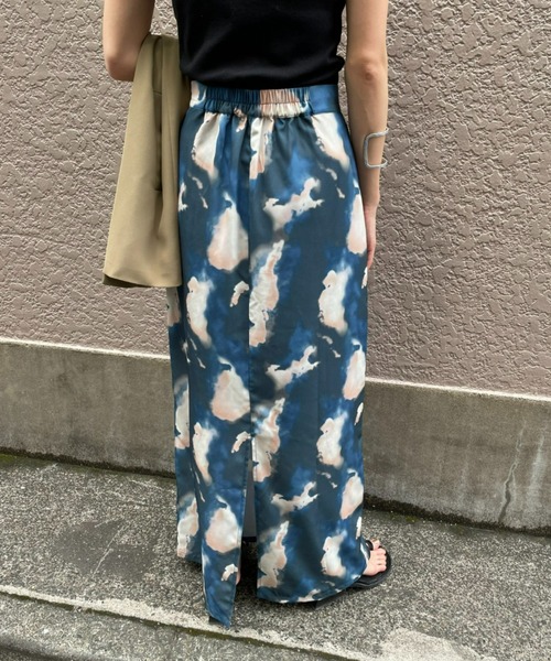 AIC.（エーアイシー）の「ニュアンスアートプリントロングスカート（スカート・レディース・ブルー/イエロー/ライトブラック・FREE）」の14枚目の写真