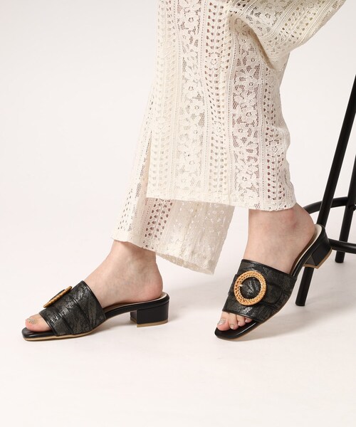 ESPERANZA(エスペランサ)の「ウッドライクバックルフラットミュールサンダル(サンダル・レディース・ブラック系8/グレー系4/ベージュ系8/アイボリー系8・S/LL/M/L)」の14枚目の写真