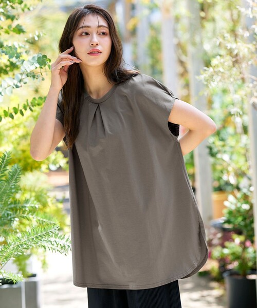 Tiaclasse(ティアクラッセ)の「【洗える】ボリュームフレンチカットソーチュニック(Tシャツ/カットソー・レディース・ブラック/グレイッシュベージュ/ターコイズブルー/コーラルピンク・M/L)」の3枚目の写真