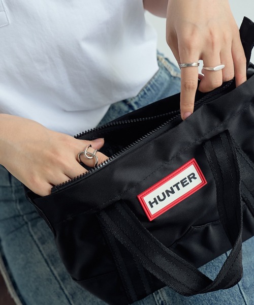 HUNTER(ハンター)の「【HUNTER/ハンター】NYLON TOPCLIP TOTE MINI(ナイロントップクリップトートミニ)(トートバッグ・レディース・ブラック/ブラック系その他・FREE)」の17枚目の写真