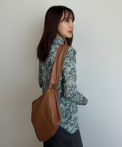 y/m by 村岡美里（イムバイムラオカミサト）の「ドローコードショルダーBAG（ショルダーバッグ・レディース・ブラウン/アイボリー/ブラック・FREE）」の13枚目の写真