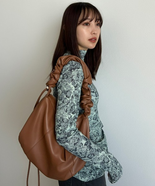 y/m by 村岡美里（イムバイムラオカミサト）の「ドローコードショルダーBAG（ショルダーバッグ・レディース・ブラウン/アイボリー/ブラック・FREE）」の14枚目の写真