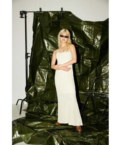 LAGUA GEM（ラグアジェム）の「LOW GAUGE KNIT キャミワンピース（ワンピース・レディース・オフホワイト/グレー/ブラック・FREE）」の16枚目の写真