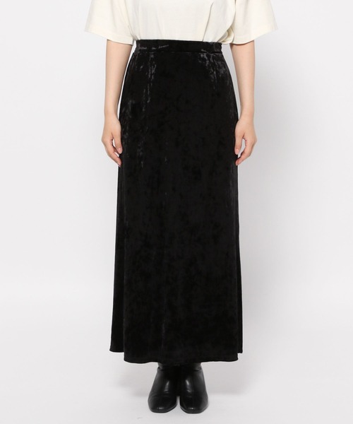 LOWRYS FARM（ローリーズファーム）の「クラッシュベロアスリットスカート　966362（スカート・レディース・ブラック/グレー/アイボリー/パープル/ピンクベージュ・FREE）」の11枚目の写真