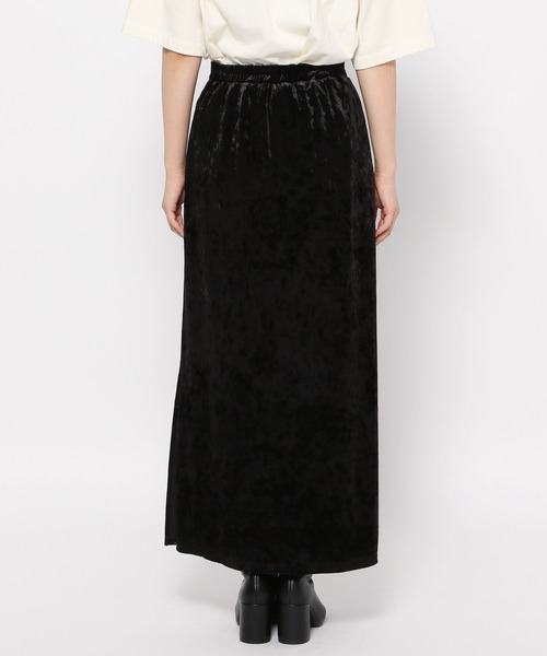 LOWRYS FARM（ローリーズファーム）の「クラッシュベロアスリットスカート　966362（スカート・レディース・ブラック/グレー/アイボリー/パープル/ピンクベージュ・FREE）」の13枚目の写真