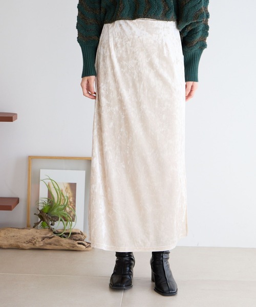 LOWRYS FARM（ローリーズファーム）の「クラッシュベロアスリットスカート　966362（スカート・レディース・ブラック/グレー/アイボリー/パープル/ピンクベージュ・FREE）」の22枚目の写真