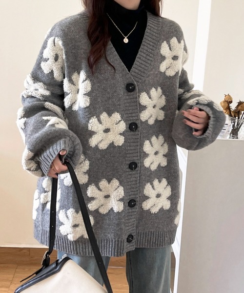 emi+（エミプラス）の「花柄ボアリブニットカーディガン（カーディガン