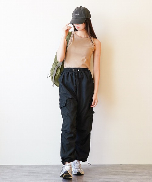 COMON+(コモンプラス)の「裾 スピンドル 付き レディースイージーカーゴパンツ(カーゴパンツ・レディース・チャコールグレー/ブラック/カーキ/ピンク/ベージュ・M/L/S/XL)」の6枚目の写真