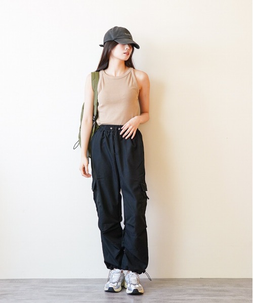 COMON+(コモンプラス)の「裾 スピンドル 付き レディースイージーカーゴパンツ(カーゴパンツ・レディース・チャコールグレー/ブラック/カーキ/ピンク/ベージュ・M/L/S/XL)」の7枚目の写真
