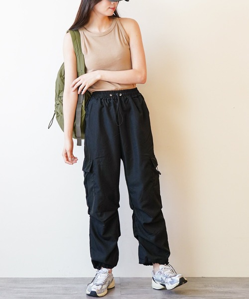 COMON+(コモンプラス)の「裾 スピンドル 付き レディースイージーカーゴパンツ(カーゴパンツ・レディース・チャコールグレー/ブラック/カーキ/ピンク/ベージュ・M/L/S/XL)」の8枚目の写真
