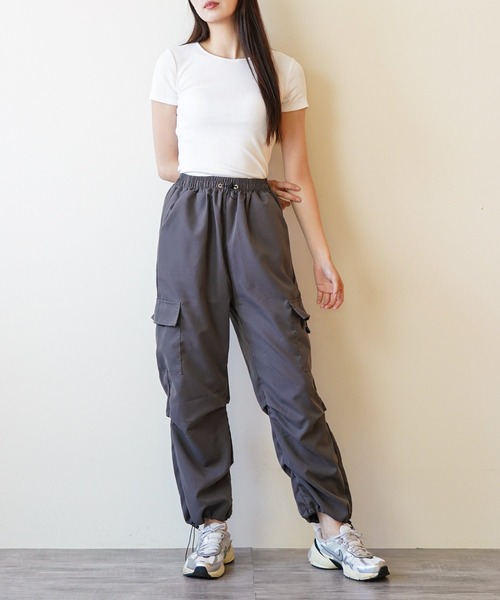 COMON+(コモンプラス)の「裾 スピンドル 付き レディースイージーカーゴパンツ(カーゴパンツ・レディース・チャコールグレー/ブラック/カーキ/ピンク/ベージュ・M/L/S/XL)」の21枚目の写真