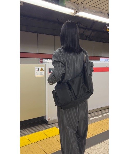 un/neu（アンノイ）の「ツイルポケットBIGボディバッグ/ 大容量 / マザーズバッグ / ペアレンツバッグ（ショルダーバッグ・レディース・ブラック/グレー/ブラウン・FREE）」の16枚目の写真