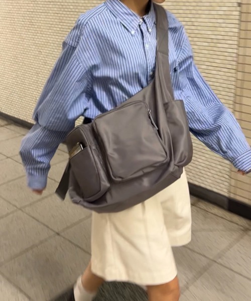 un/neu（アンノイ）の「ツイルポケットBIGボディバッグ/ 大容量 / マザーズバッグ / ペアレンツバッグ（ショルダーバッグ・レディース・ブラック/グレー/ブラウン・FREE）」の14枚目の写真