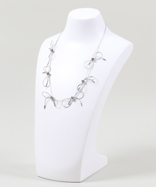 SPINNS（スピンズ）の「リボンメタルネックレス（ネックレス・レディース・シルバー・ONESIZE）」の5枚目の写真