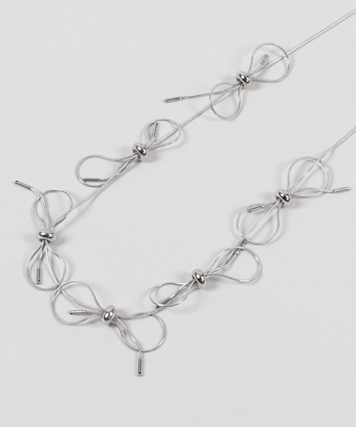 SPINNS（スピンズ）の「リボンメタルネックレス（ネックレス・レディース・シルバー・ONESIZE）」の3枚目の写真