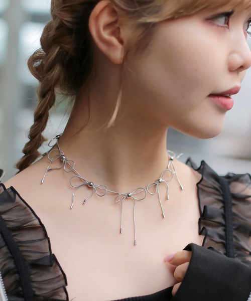 SPINNS（スピンズ）の「リボンメタルネックレス（ネックレス・レディース・シルバー・ONESIZE）」の7枚目の写真