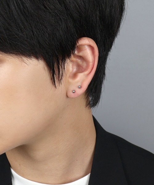 4INT.(フォイント)の「メタルボール スタッドピアス 3セット / サージカルステンレス316L (金属アレルギー対応)(ピアス(両耳用)・メンズ・シルバー/ブラック/ゴールド/ブラック系その他/シルバー系その他/ゴールド系その他・FREE)」の4枚目の写真