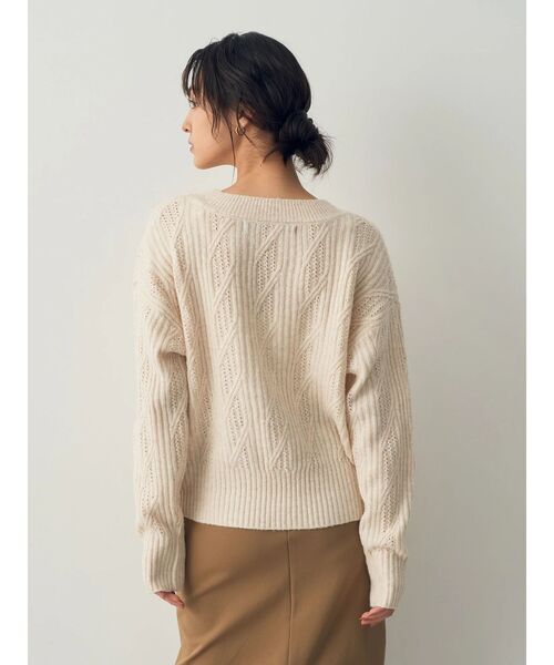 YECCA VECCA（イェッカヴェッカ）の「ダイヤ柄ケーブル編みニット（ニット/セーター・レディース・パープル/グレー/アイボリー・FREE）」の9枚目の写真