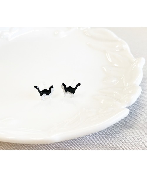 GGD SELECT（ジージーディー　セレクト）の「ミニ猫エポ塗装ピアス[ナツコ・グレース]（ピアス（両耳用）・レディース・ブラック/ブラウン/アイボリー・FREE）」の2枚目の写真