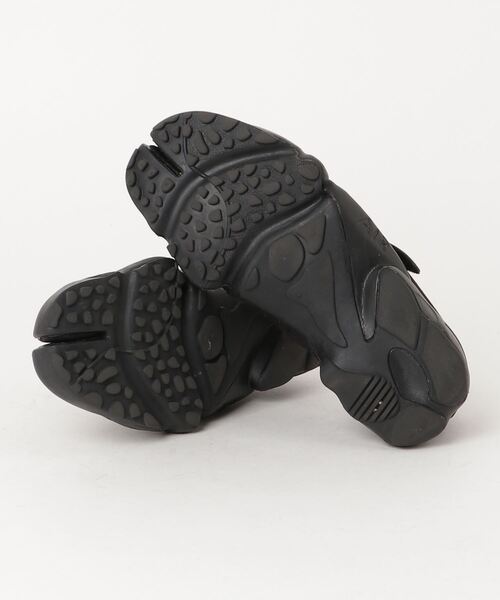 NIKE（ナイキ）の「ローカットスニーカー（スニーカー・レディース・ブラック・25cm）」の2枚目の写真