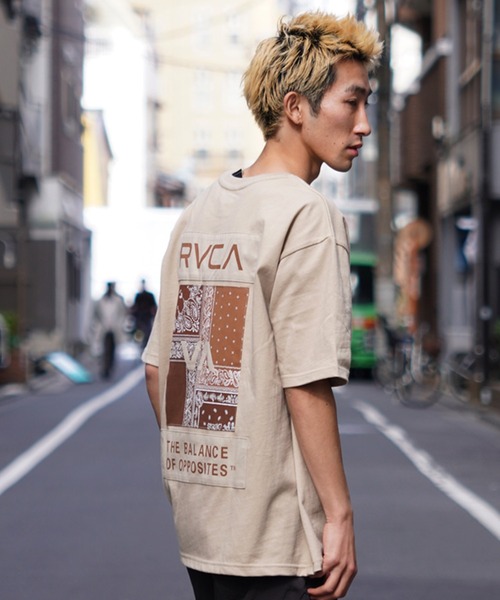 RVCA（ルーカ）の「RVCA/ルーカ 半袖Tee バンダナ柄 ボックスシルエット BE041-P21（Tシャツ/カットソー・メンズ・スミクロ/ベージュ/ホワイト/ブラック・L/M/S）」の9枚目の写真