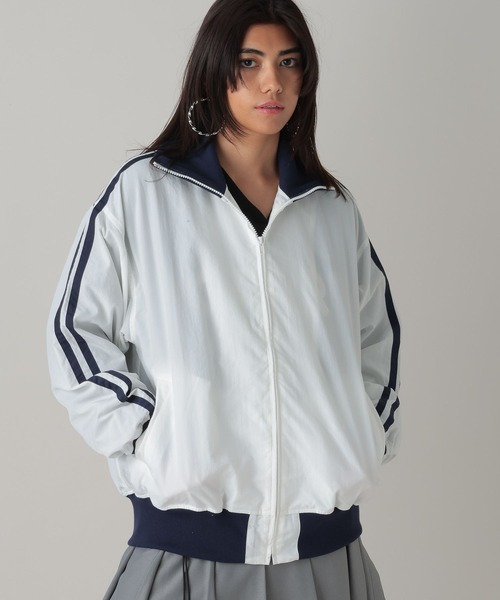 FOREVER 21(フォーエバー トゥエンティーワン)の「【2024SS】トラックジャケット(ブルゾン・レディース・ブラック/オフホワイト/ネイビー・FREE)」の6枚目の写真