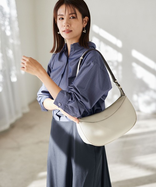 Elura（エルーラ）の「リュクスエアリークロスボディバッグ/ 990907（ハンドバッグ・レディース・アイボリー/ブラック/ブラウン・ONE SIZE）」の2枚目の写真