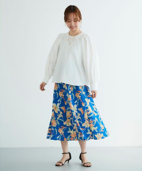 le.coeur blanc(ルクールブラン)の「モイストブロードショルダータックブラウス(シャツ/ブラウス・レディース・ネイビー/オフホワイト・38)」の13枚目の写真