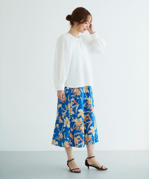 le.coeur blanc(ルクールブラン)の「モイストブロードショルダータックブラウス(シャツ/ブラウス・レディース・ネイビー/オフホワイト・38)」の14枚目の写真
