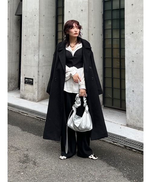 LVEU.（ラブユ.）の「【LVEU.】ギャザースクエアバッグ /  バッグ 鞄 BAG ハンドバッグ スクエア ギャザー ワンショルダー シルバー ショルダー くしゅくしゅ（ハンドバッグ・レディース・アイボリー/ブラック/シルバー・FREE）」の8枚目の写真