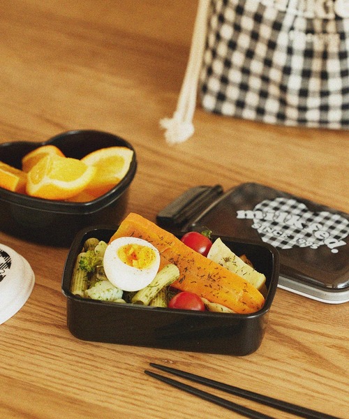 MILKFED.(ミルクフェド)の「GINGHAM LUNCH BOX(お弁当箱・レディース・レッド/ブラック・ONE SIZE)」の17枚目の写真