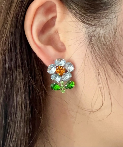 Casselini(キャセリーニ)の「Casselini(キャセリーニ)フラワービジューピアス(ピアス(両耳用)・レディース・クリア/ブルー/ブラック・FREE)」の3枚目の写真