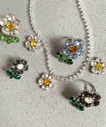 Casselini(キャセリーニ)フラワービジューピアス