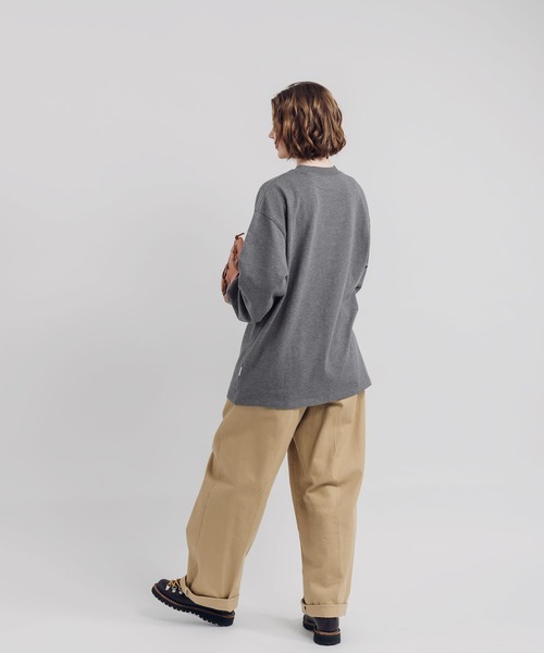 MUHET(ミュエータ)の「ロゴプリントロンT(Tシャツ/カットソー・レディース・オフホワイト/チャコールグレー・MEDIUM/X-LARGE)」の8枚目の写真