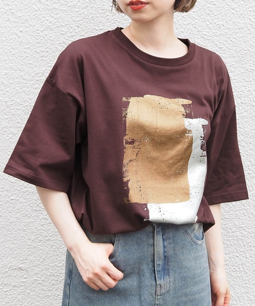 tiptop(ティップトップ)の「箔プリント半袖BIGTシャツ(Tシャツ/カットソー・レディース・ネイビー/オフホワイト/ブラック系その他/ブラック系その他2/ホワイト系その他/ブラック系その他3/ホワイト系その他2/ブラウン系その他/ブラウン系その他2・FREE)」の9枚目の写真