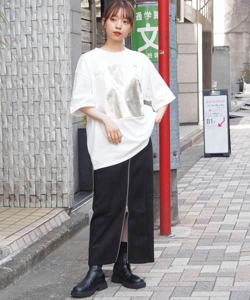 tiptop(ティップトップ)の「箔プリント半袖BIGTシャツ(Tシャツ/カットソー・レディース・ネイビー/オフホワイト/ブラック系その他/ブラック系その他2/ホワイト系その他/ブラック系その他3/ホワイト系その他2/ブラウン系その他/ブラウン系その他2・FREE)」の14枚目の写真