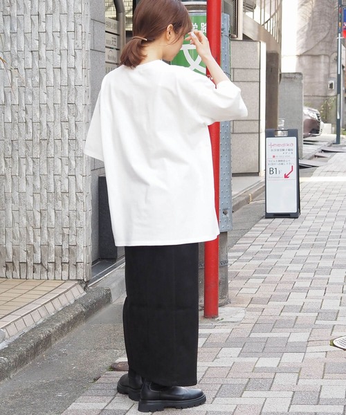 tiptop(ティップトップ)の「箔プリント半袖BIGTシャツ(Tシャツ/カットソー・レディース・ネイビー/オフホワイト/ブラック系その他/ブラック系その他2/ホワイト系その他/ブラック系その他3/ホワイト系その他2/ブラウン系その他/ブラウン系その他2・FREE)」の10枚目の写真