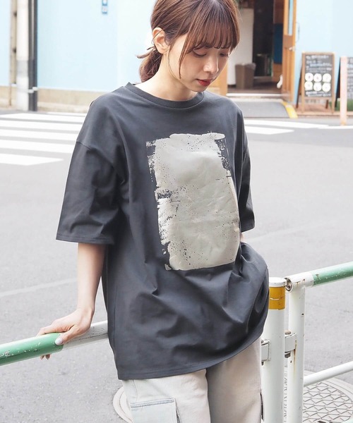 新品未使用 NAPTIME プリントBIGT- SHIRTS-総柄　＋キャップ セール】箔プリント半袖BIGTシャツ（Tシャツ/カットソー
