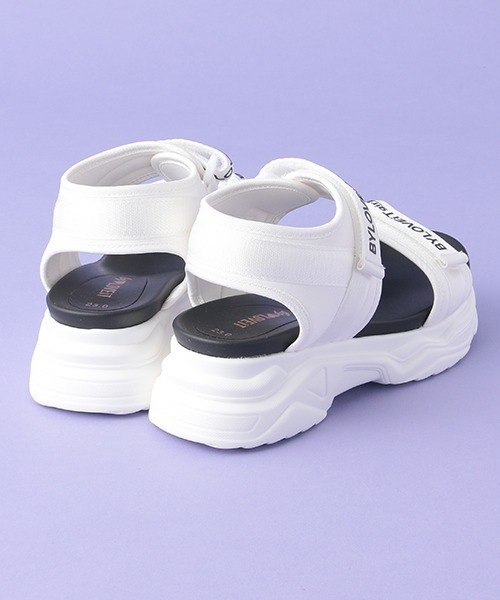 by LOVEiT（バイラビット）の「厚底テープサンダル（サンダル・キッズ・ブラック/オフホワイト・21cm/22cm/23cm/24cm）」の10枚目の写真