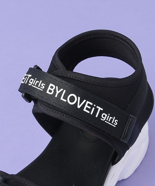 by LOVEiT（バイラビット）の「厚底テープサンダル（サンダル・キッズ・ブラック/オフホワイト・21cm/22cm/23cm/24cm）」の8枚目の写真