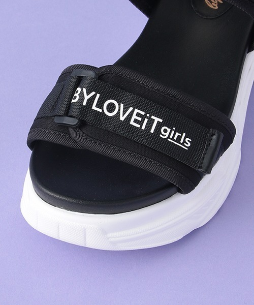 by LOVEiT（バイラビット）の「厚底テープサンダル（サンダル・キッズ・ブラック/オフホワイト・21cm/22cm/23cm/24cm）」の7枚目の写真