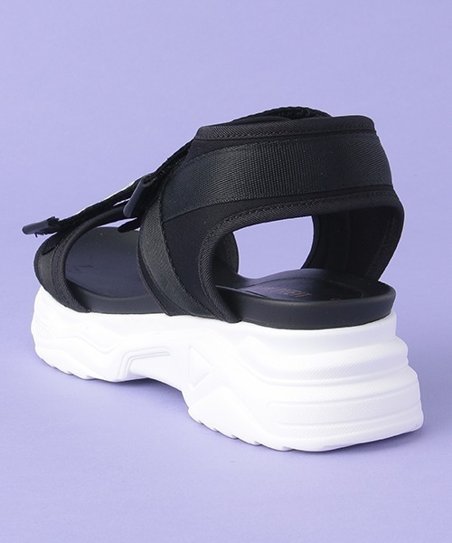 by LOVEiT（バイラビット）の「厚底テープサンダル（サンダル・キッズ・ブラック/オフホワイト・21cm/22cm/23cm/24cm）」の5枚目の写真