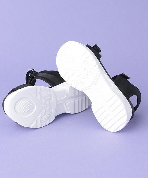 by LOVEiT（バイラビット）の「厚底テープサンダル（サンダル・キッズ・ブラック/オフホワイト・21cm/22cm/23cm/24cm）」の3枚目の写真