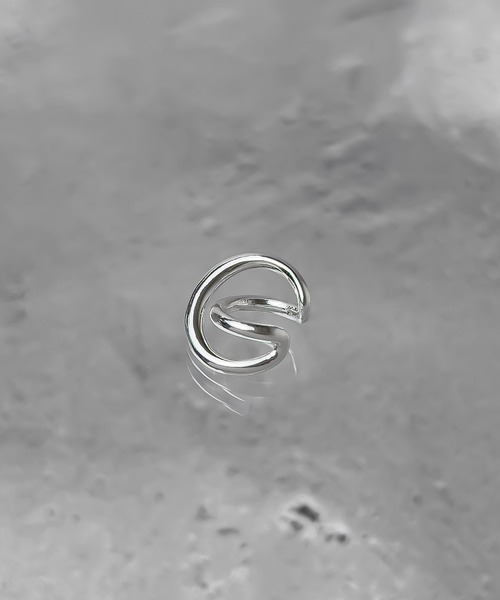 SBG（エスビー）の「SBG クロスラインイヤーカフ/フリーサイズ（イヤーカフ・メンズ・シルバー/ゴールド系その他/シルバー系その他・FREE）」の6枚目の写真