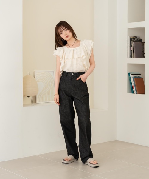 【hinari】シャーリングフリルブラウス hinari（ヒナリ）の「シャーリングフリルブラウス（シャツ