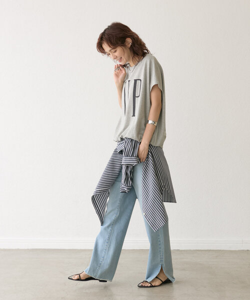 RIVE DROITE（リヴドロワ）の「WEB限定【ロゴがポイント】ミニウラケロゴプルオーバー（Tシャツ/カットソー・レディース・ブラック/ライトグレー・FREE）」の9枚目の写真